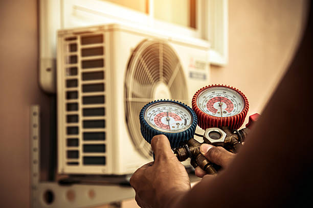 Professional Hvac technician working in Gibson, AR